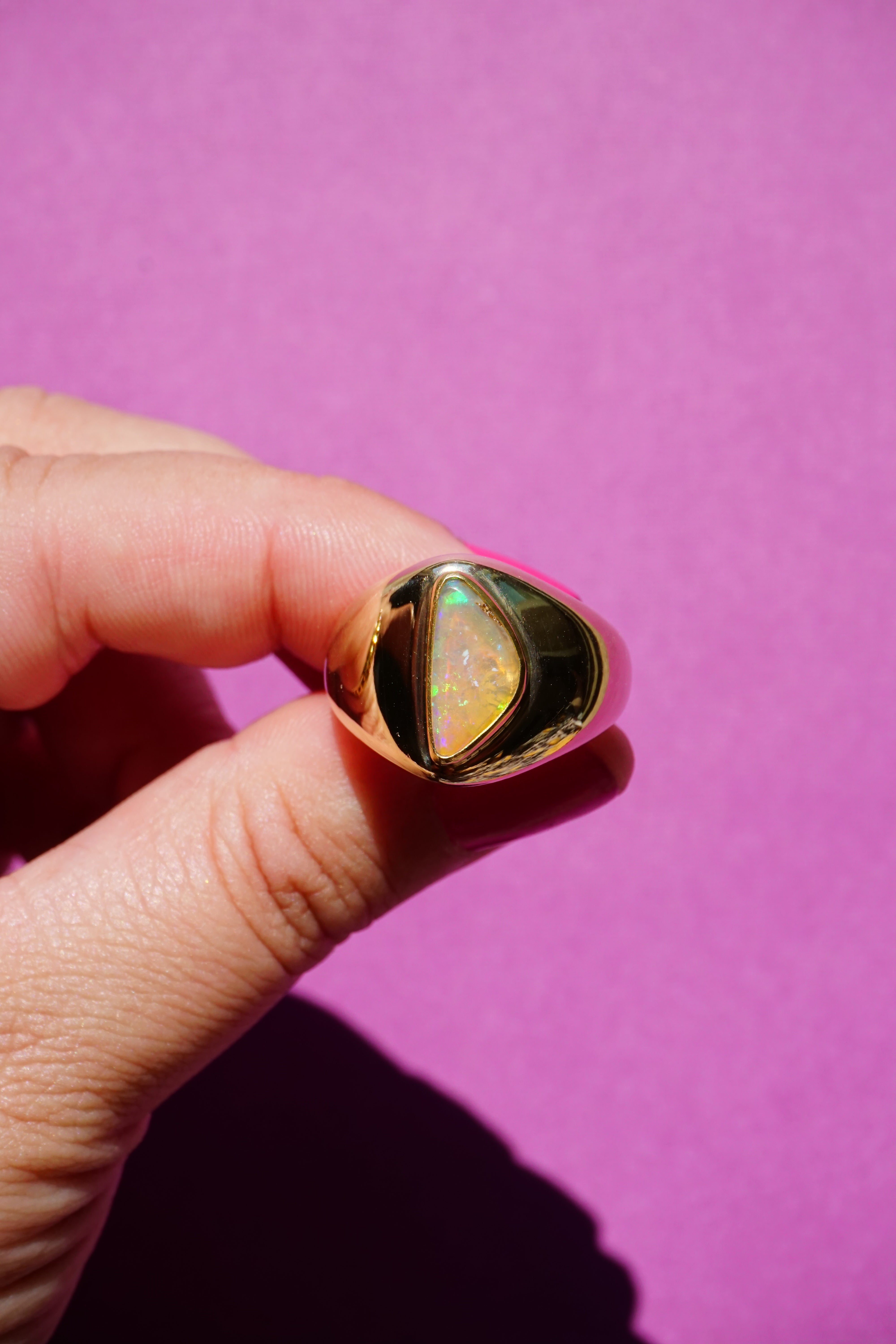 chunky solid 14k gold and australian pipe opal signet. size: 8