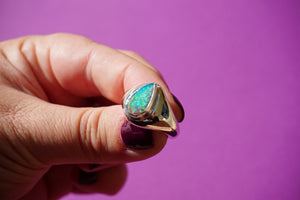 sparkly lavender and green pipe opal signet. size: 6.75