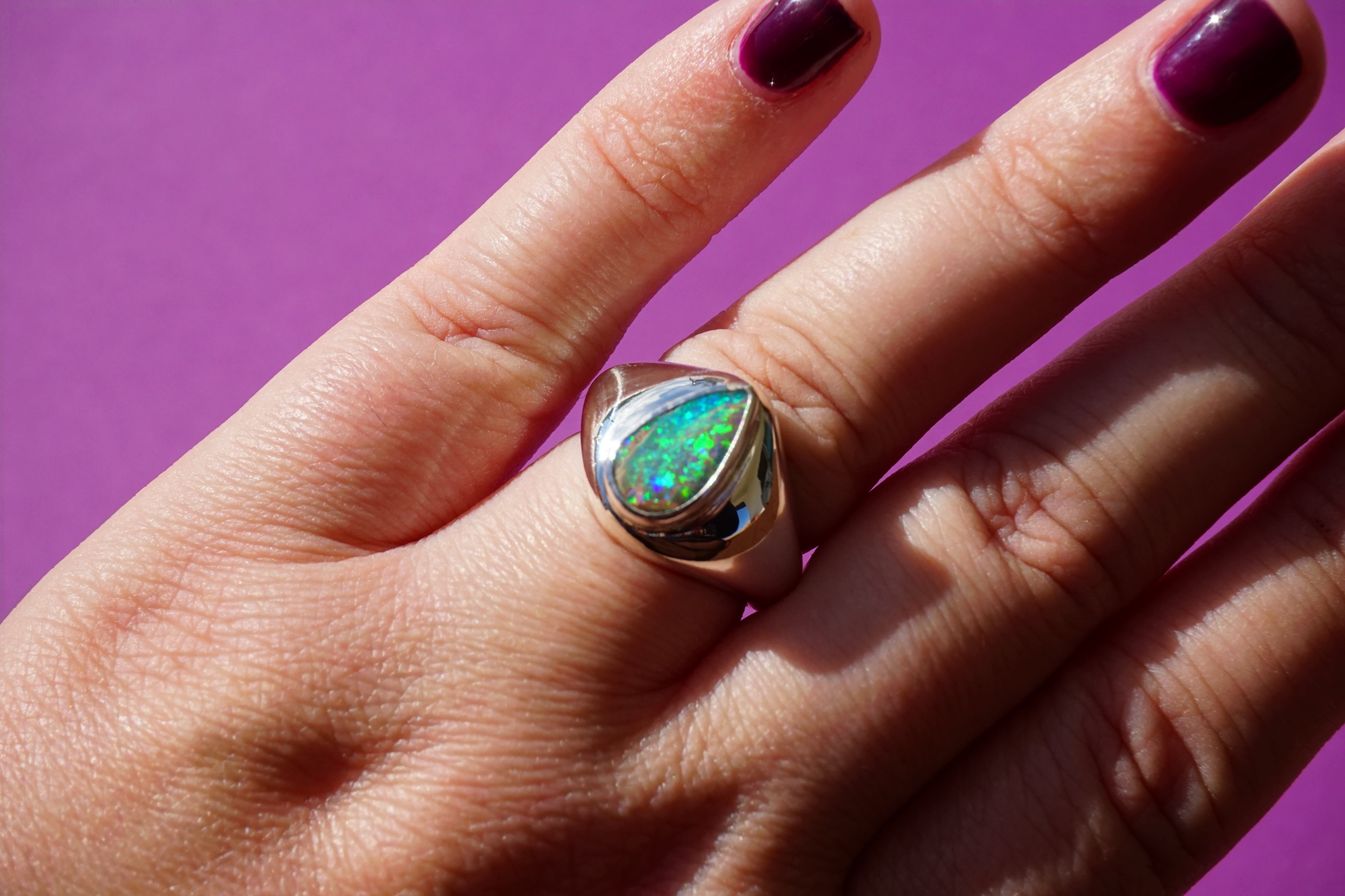 sparkly lavender and green pipe opal signet. size: 6.75